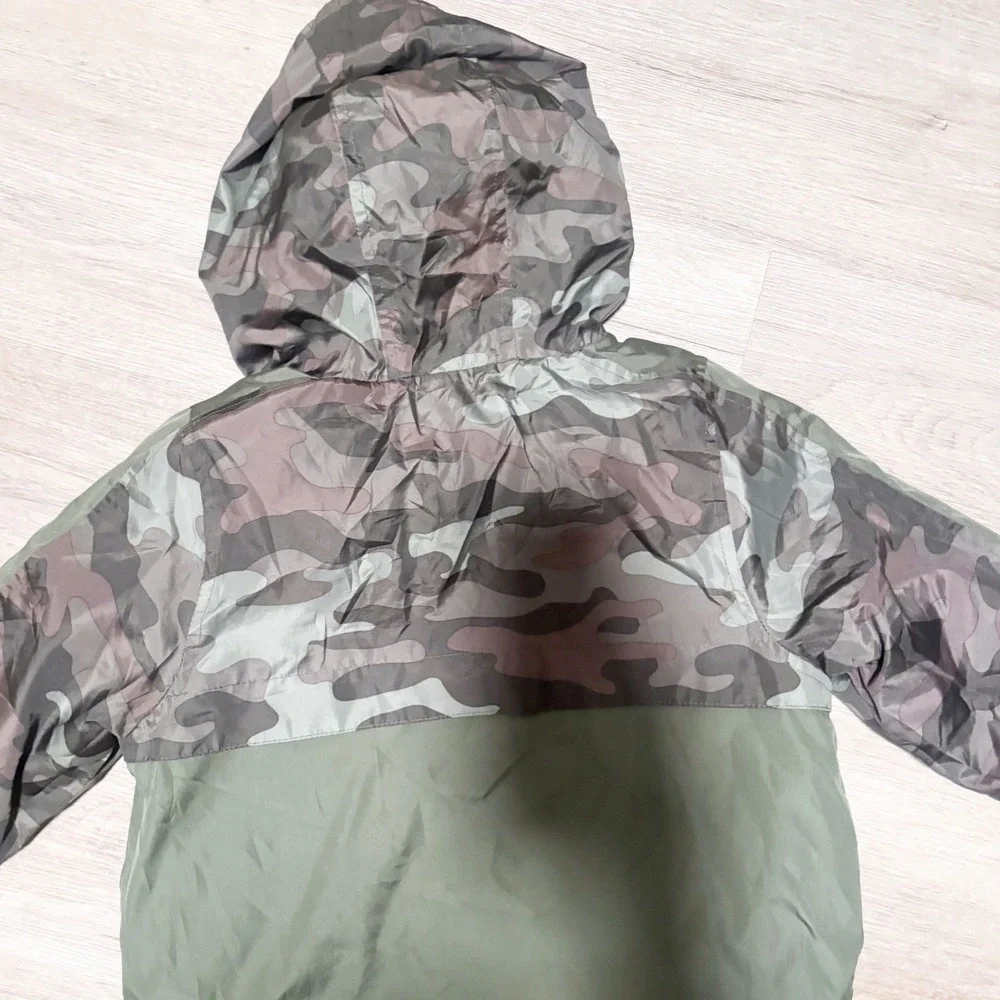 OshKosh B'gosh Boys Camo Colorblock Hooded Windbreaker Jacket Green Sz 7